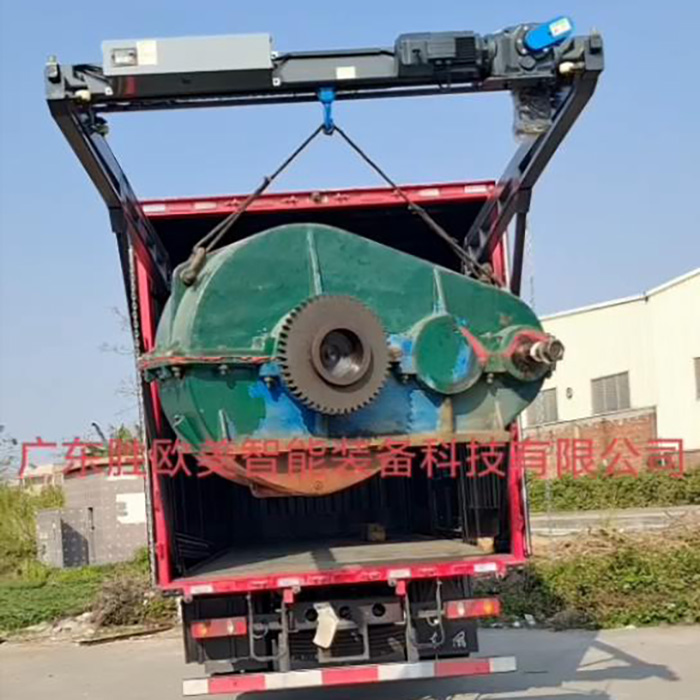 車(chē)載吊機(jī)吊運(yùn)減速機(jī)